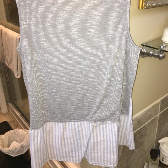 Cute Summer Top Size L EUC - Picture 3 of 3